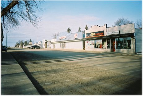 looking back
downtown from the Credit Union, after I've come a block through it